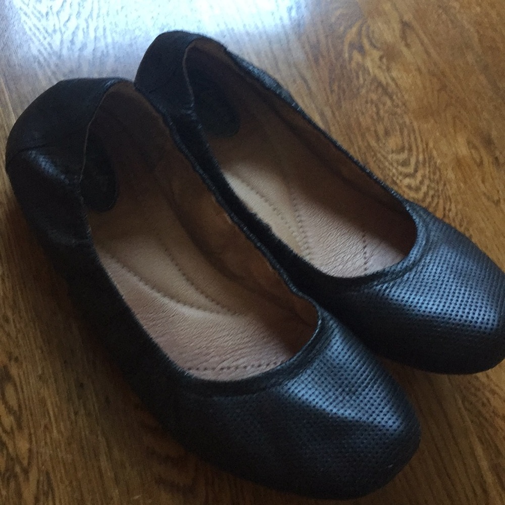 Clark’s black ballet flats